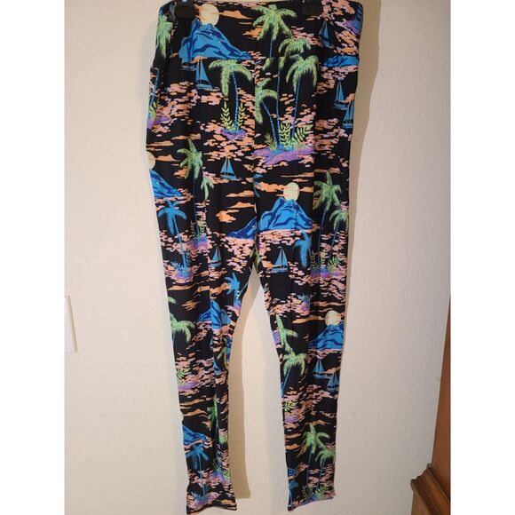 LuLaRoe TC2 Leggings HTF Colorful Tropical VOLCANO Island Moon SAIL BOAT Palm - Picture 1 of 5